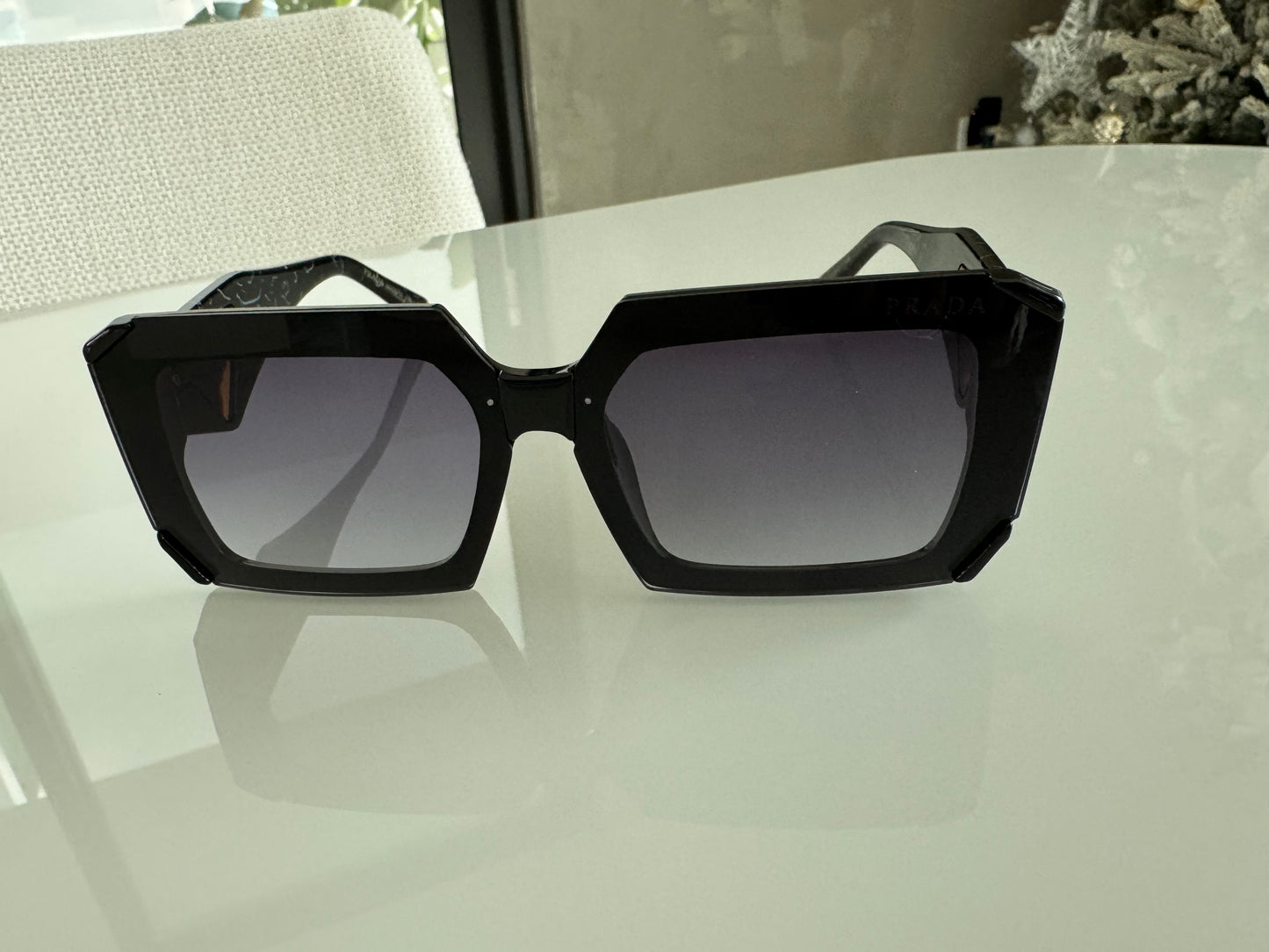 P GREEN BLACK SUNGLASSES