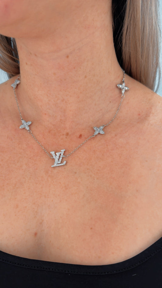 L SILVER ZIRCONIA NECKLACE